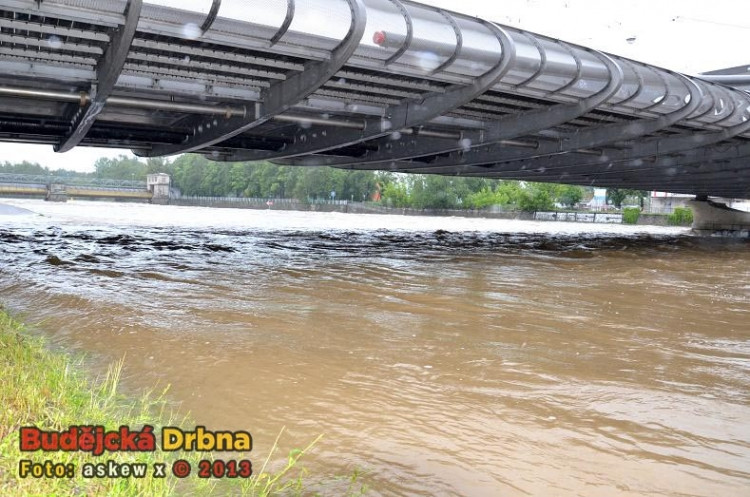 Dlouhý most v pondělí ráno