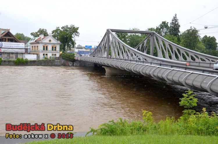 Dlouhý most v pondělí ráno
