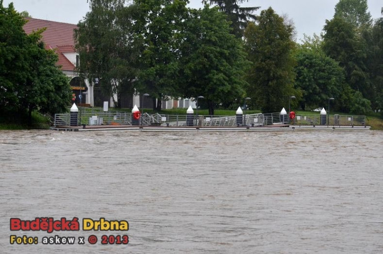 Lannova loděnice v pondělí ráno