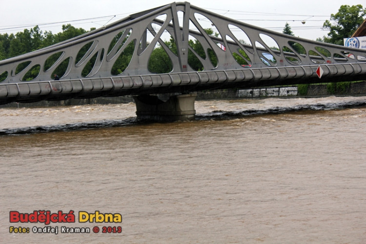 Dlouhý most v pondělí ráno