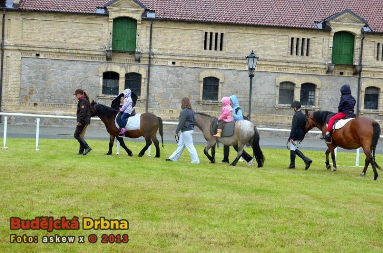 Den dětí v sedle ve Dvoře Vondrov