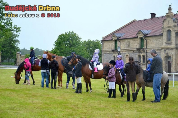 Den dětí v sedle ve Dvoře Vondrov