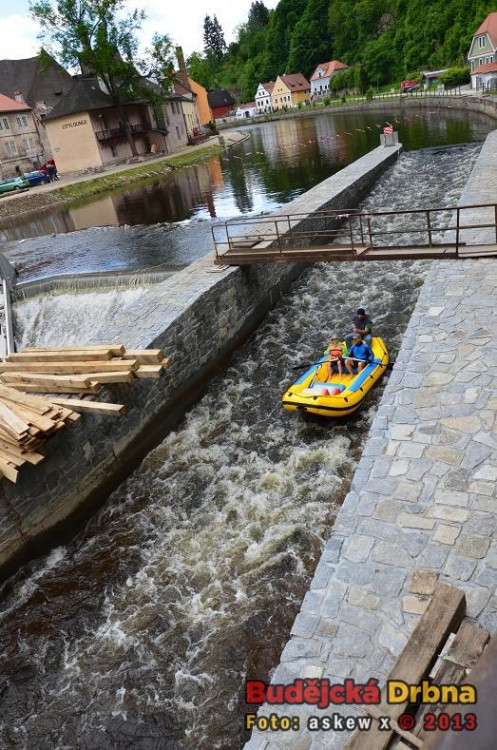 Nově vybudovaná propusť (šlajsna) - šířka 5,5 metru