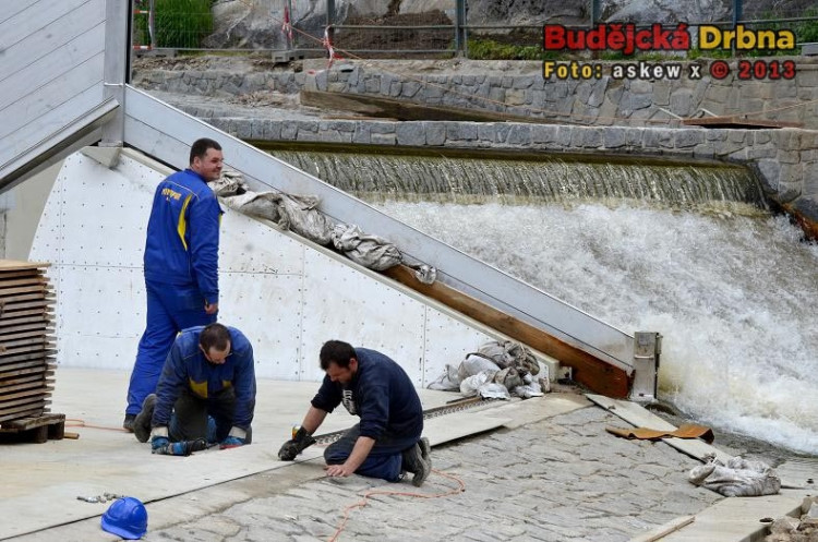 Rekonstrukce jezu Jelení lávka Český Krumlov - stavební práce finišují