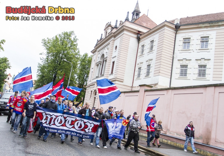 Pochod za záchranu budějovického hokeje