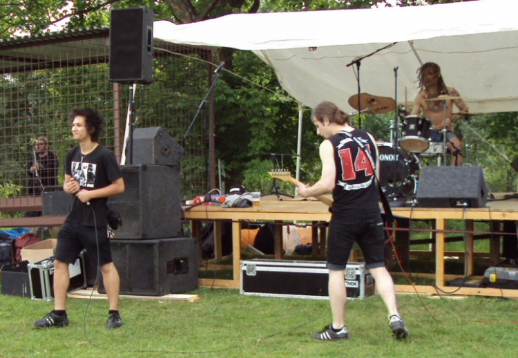 A ještě jednou, chlapcům to šlo hezky od ruky