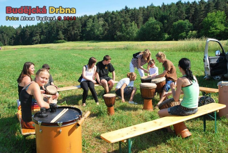 Každý si mohl vyzkoušet hru na bubny