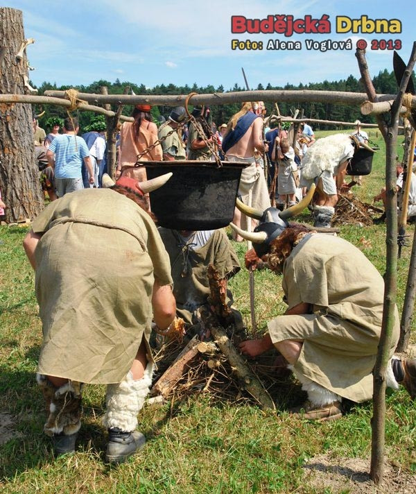 Přikládání pod kotel
