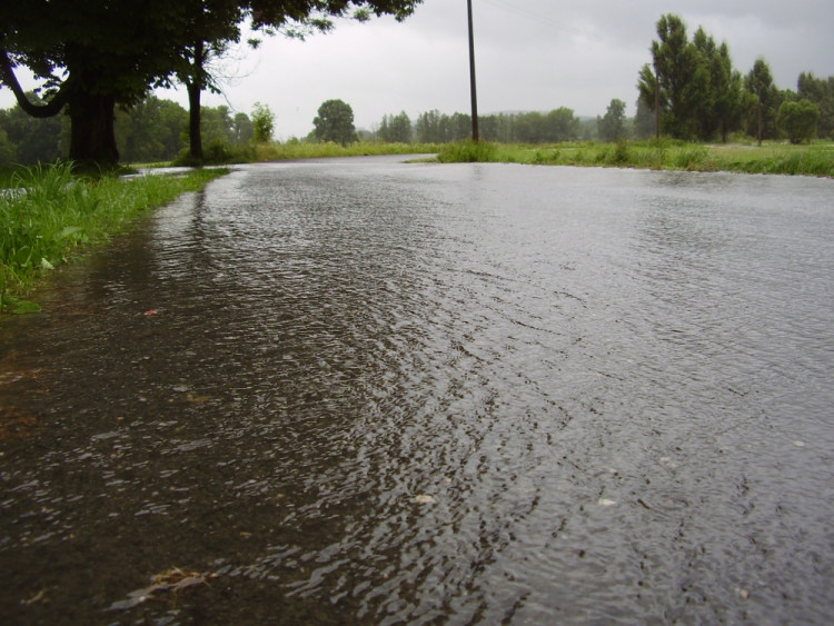 Zalitá silnice v Předláncích