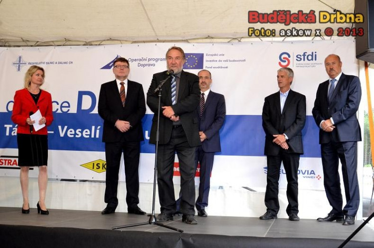 U mikrofonu senátor Pavel Eybert