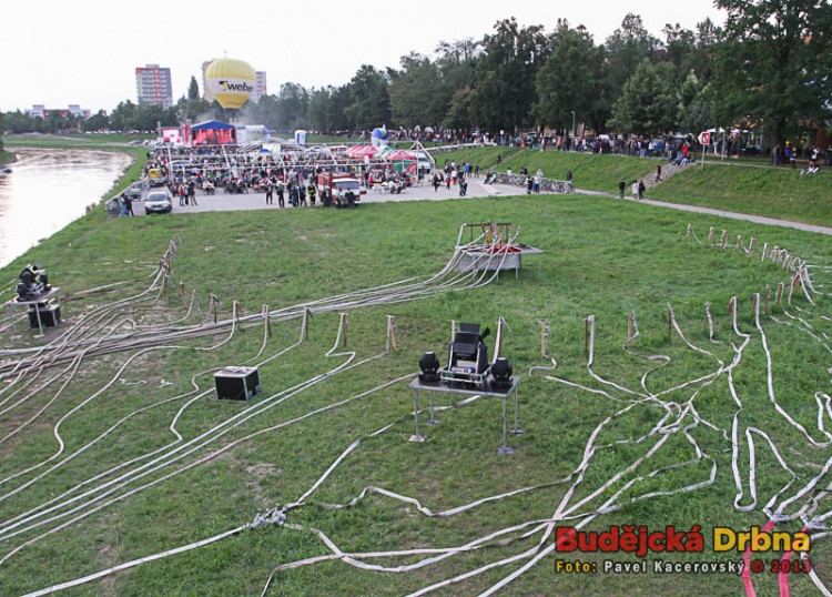 Hadice dobrovolných hasičů jsou připraveny