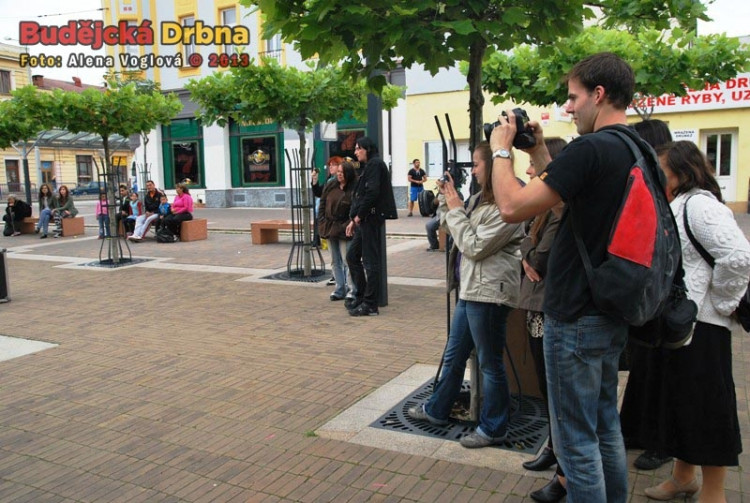 Postarší tanečníci se stali mediálními hvězdami