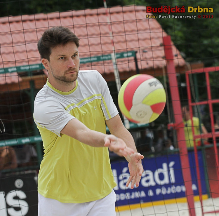 Czenda Urbánek, zpěvák kapely Support Lesbiens