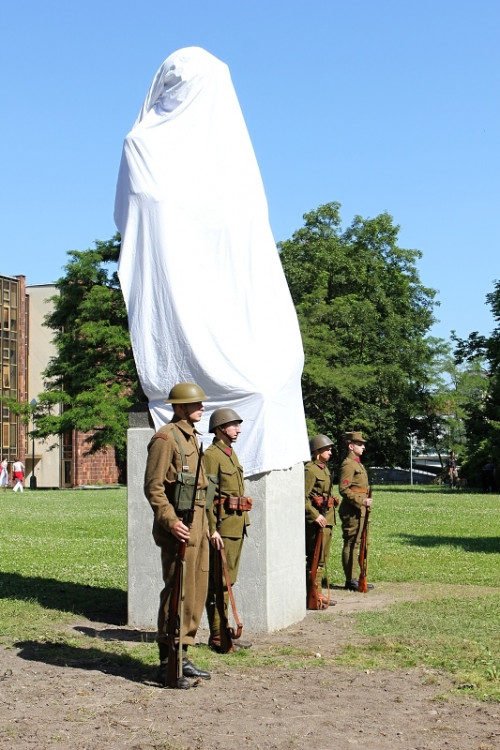 Odhalení Zborovského pomníku