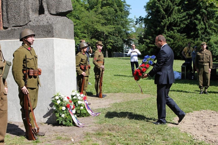 Odhalení Zborovského pomníku