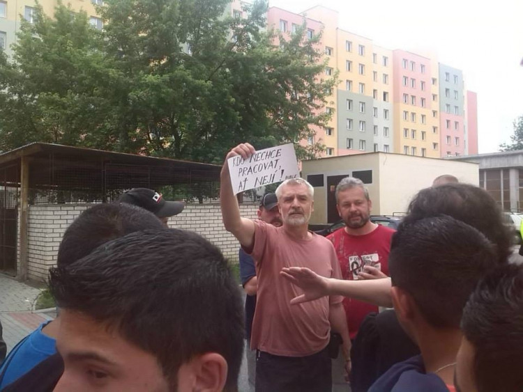 Demonstrace 2 v Českých Budějovicích, sídliště Máj, foto: Zuzana Wágnerová