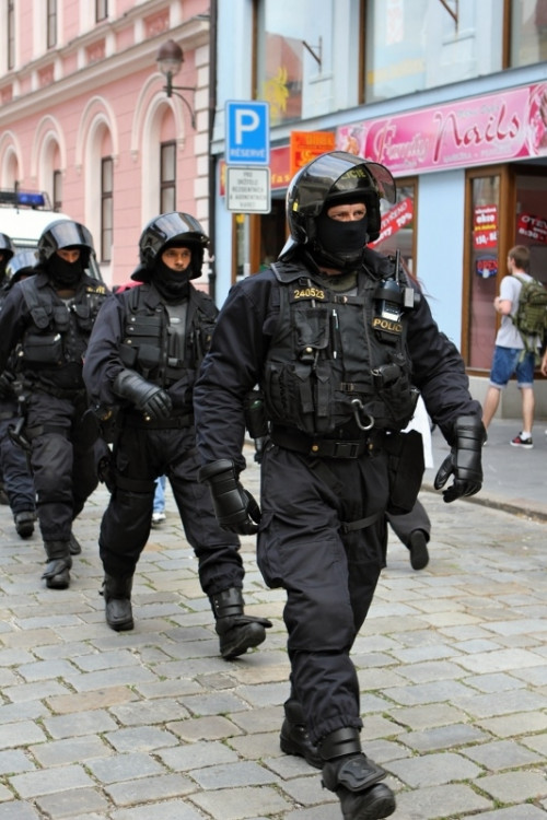 Policisté v ulicích města