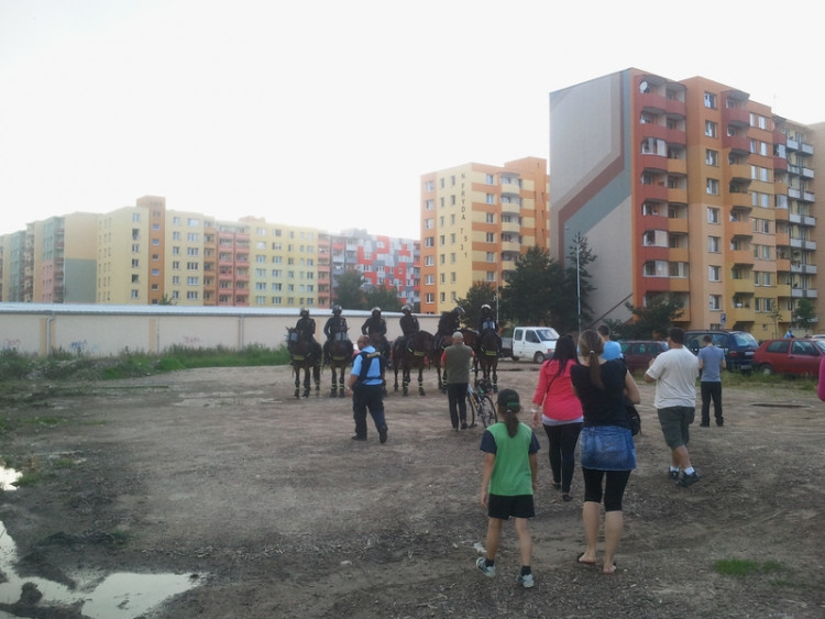 Demonstrace 2 v Českých Budějovicích, sídliště Máj, foto: William Sidržky