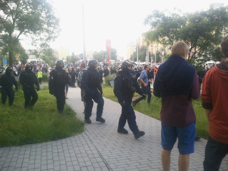 Demonstrace 2 v Českých Budějovicích, sídliště Máj, foto: William Sidržky