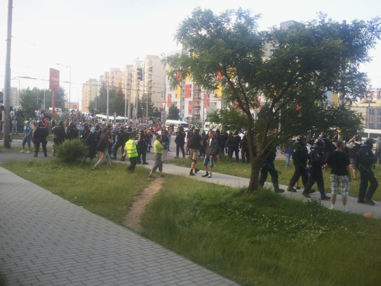 Demonstrace 2 v Českých Budějovicích, sídliště Máj, foto: William Sidržky