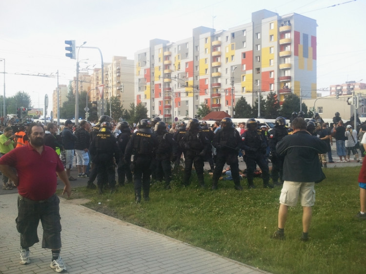 Demonstrace 2 v Českých Budějovicích, sídliště Máj, foto: William Sidržky