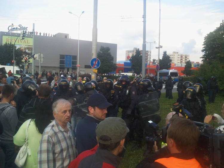 Demonstrace 2 v Českých Budějovicích, sídliště Máj, foto: William Sidržky