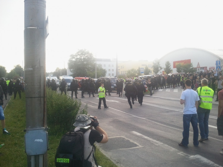 Demonstrace 2 v Českých Budějovicích, sídliště Máj, foto: William Sidržky
