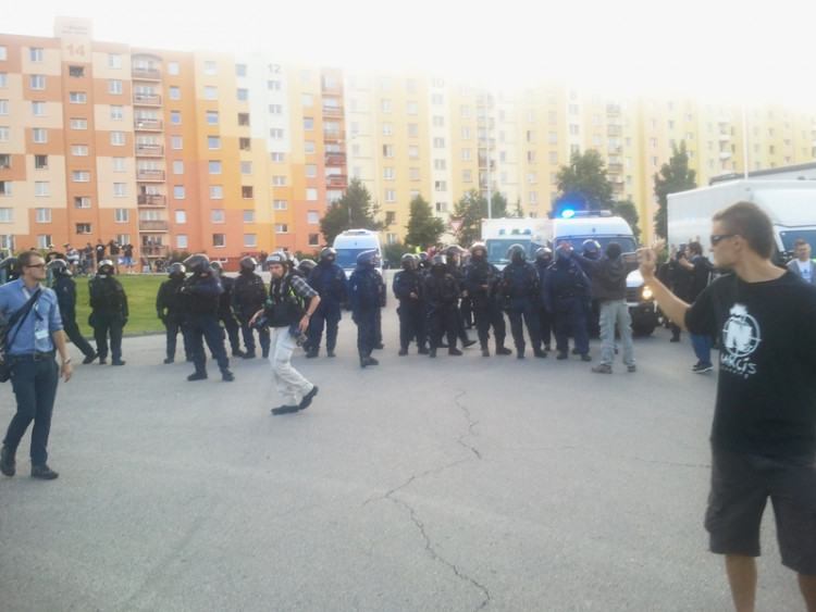 Demonstrace 2 v Českých Budějovicích, sídliště Máj, foto: William Sidržky