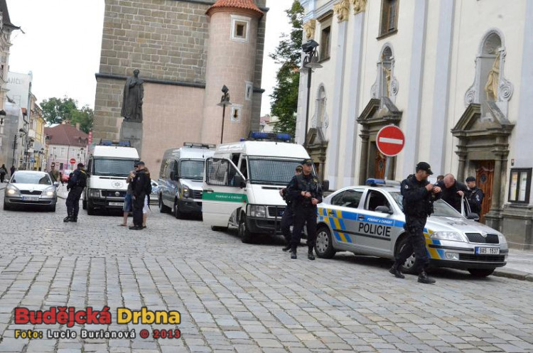 Demonstrace 2 v Českých Budějovicích, náměstí