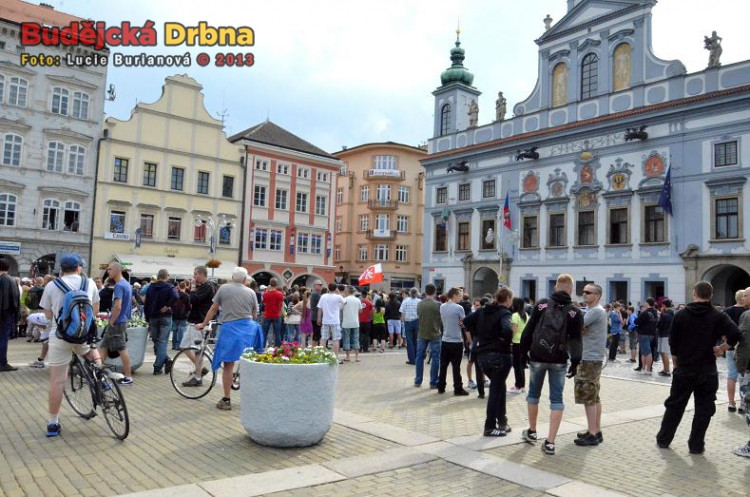 Demonstrace 2 v Českých Budějovicích, náměstí