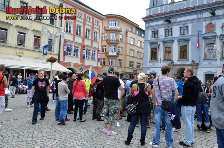 Demonstrace 2 v Českých Budějovicích, náměstí
