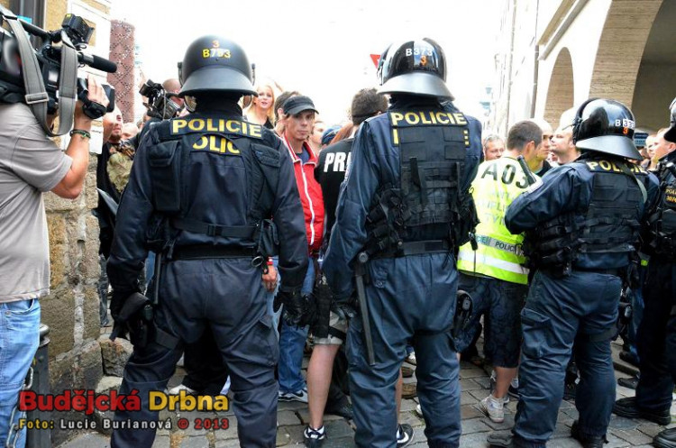 Demonstrace 2 v Českých Budějovicích, náměstí