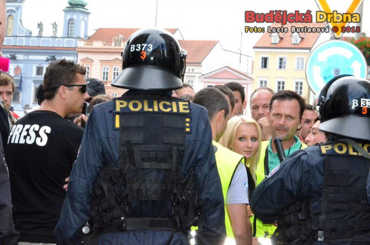 Demonstrace 2 v Českých Budějovicích, náměstí