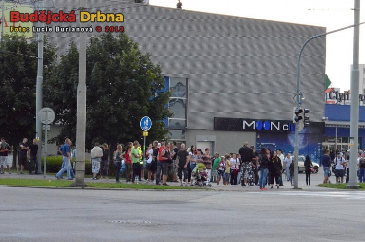 Demonstrace 2 v Českých Budějovicích, sídliště Máj