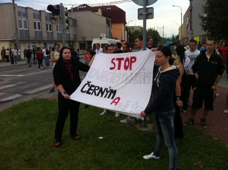 Demonstrace na náměstí a na sídlišti Máj, Foto Jan Hlach