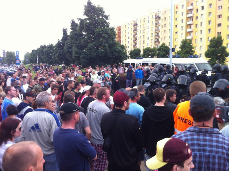 Demonstrace na náměstí a na sídlišti Máj, Foto Jan Hlach