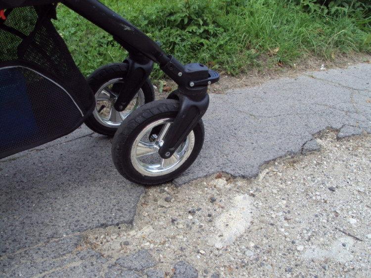 Chodníky v Třešňové nic moc