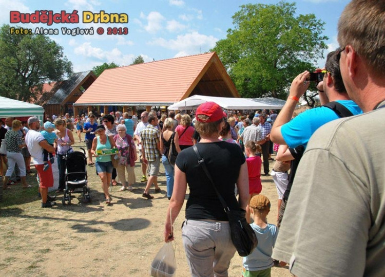 Nový přístřešek zářil na dálku