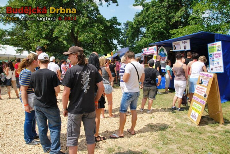 Tradičně se točilo borůvkové pivo