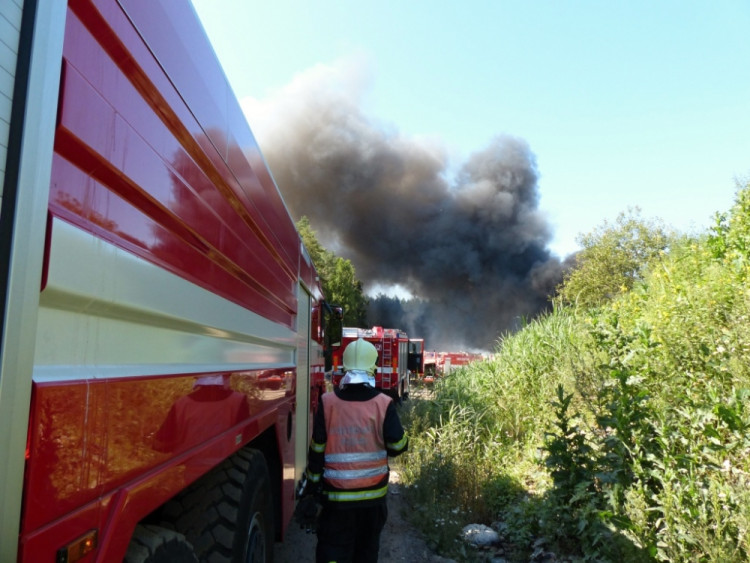 Požár skládky v Druzcově