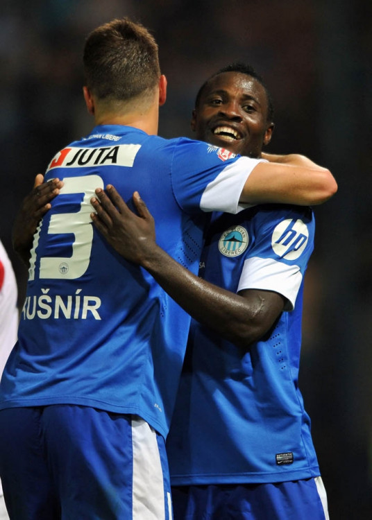 Radost. Kušnír přihrál na oba góly, Delarge zaměstnával obranu Slavie