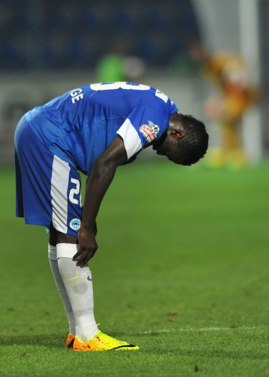 Dzon Delarge nechal na hřišti všechno a po zápase věnoval svůj dres fanynce.