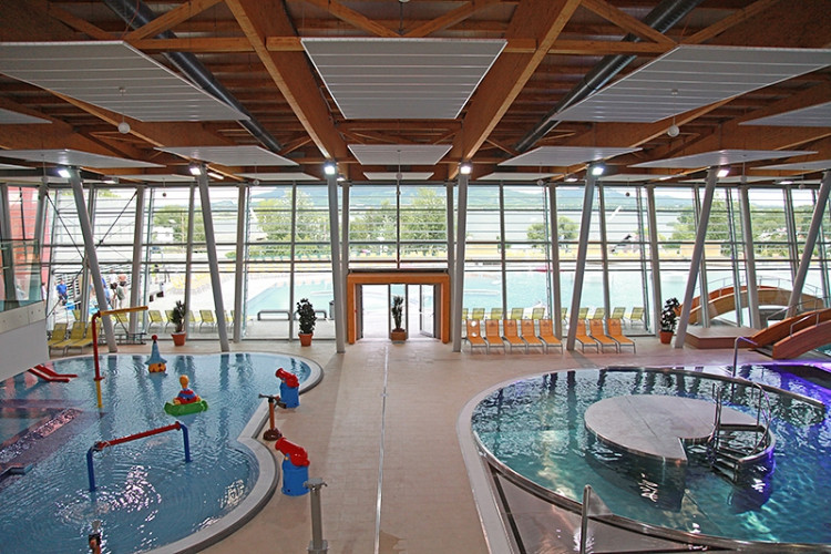 IVnitřní bazény Neptunária, krásný výhled na Pálavské vrchy