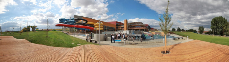 Pohled z jihozápadu z opalovací terasy