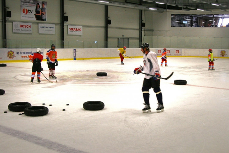 Kemp Pouzar Hockey Academy s Václavem Prospalem