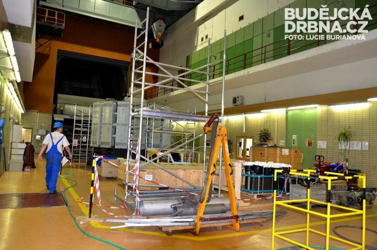 Do podzemní uměle vytvořené jeskyně by se vešel chrám sv. Víta