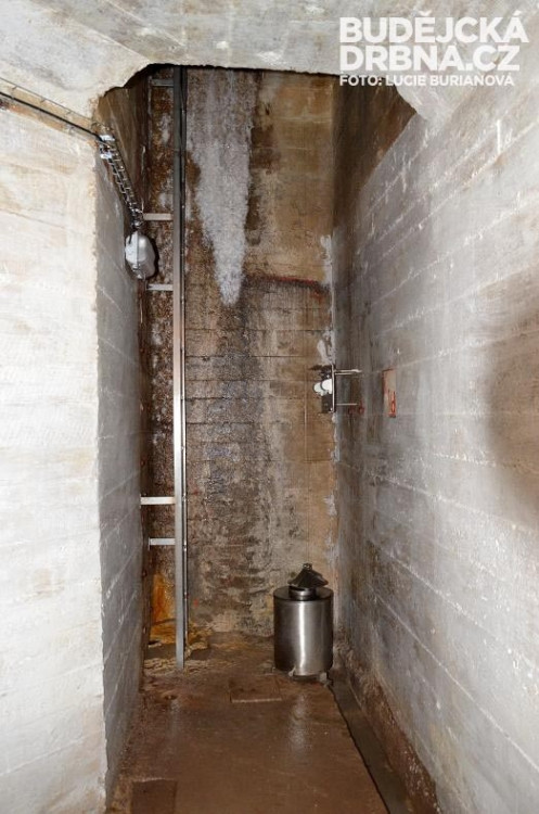 Nově instalované závaží - kontrola statiky hráze