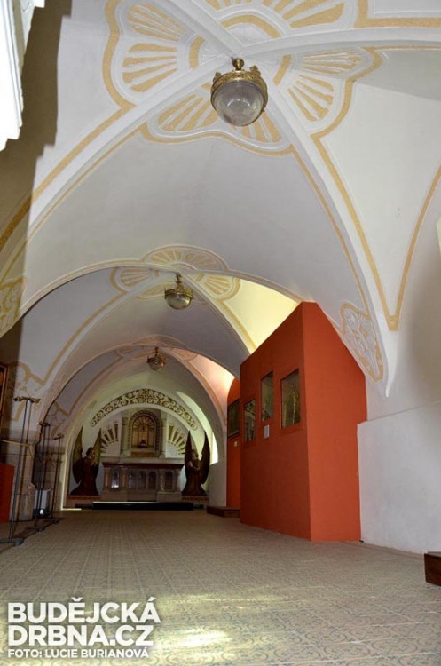 Expozice gotického umění je umístěna v bývalém dormitáři