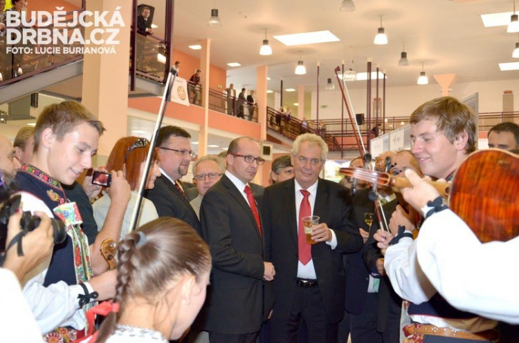 40. Země živitelka 2013