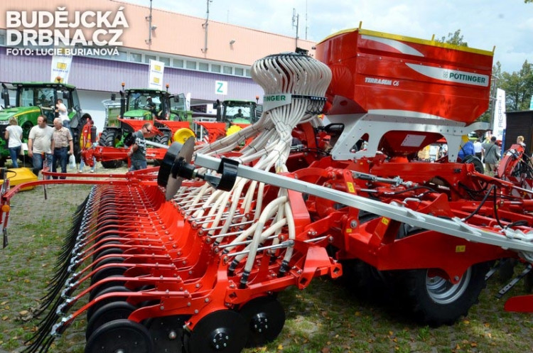 40. Země živitelka 2013